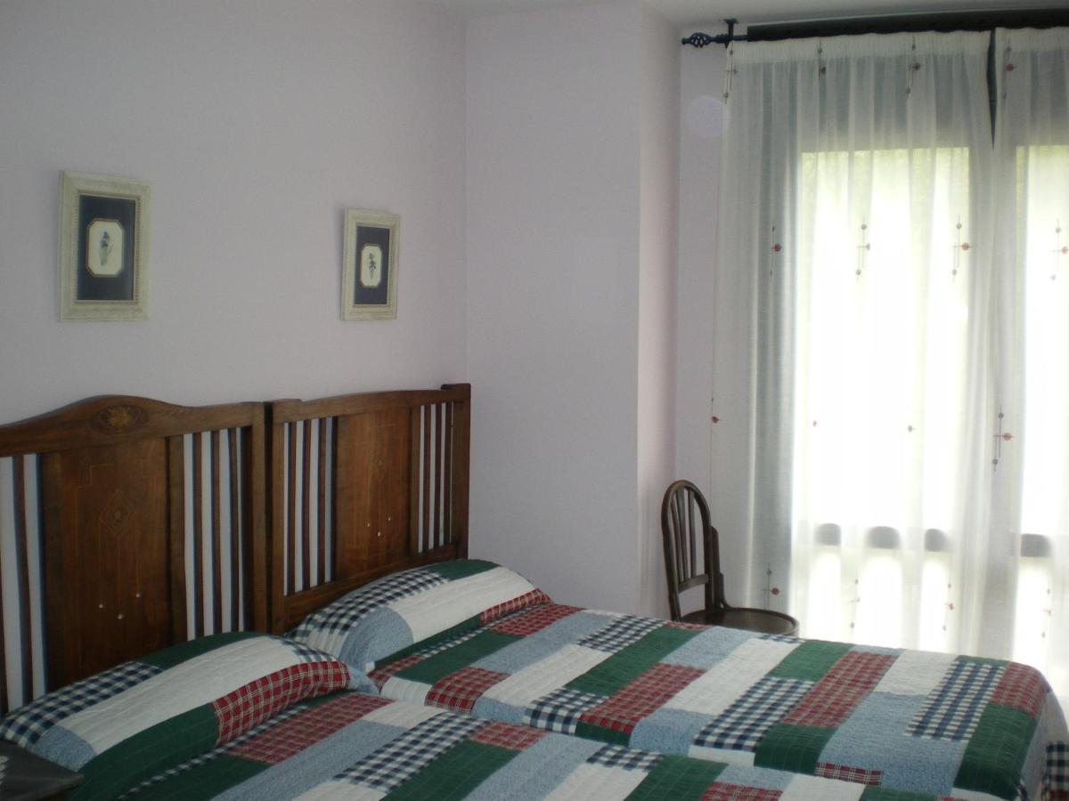 Casa De La Abuela Maria Apartment Libros
