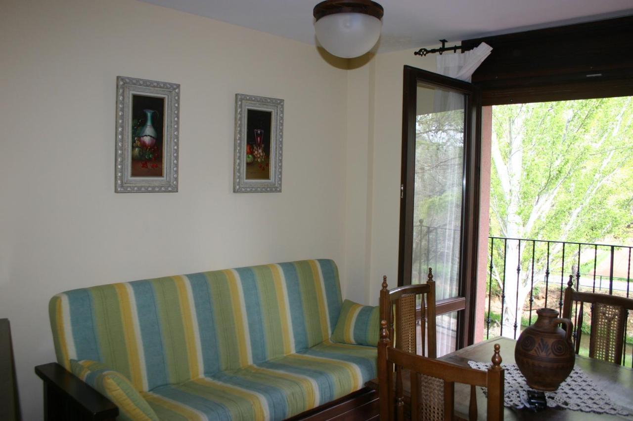 Casa De La Abuela Maria Apartment Libros